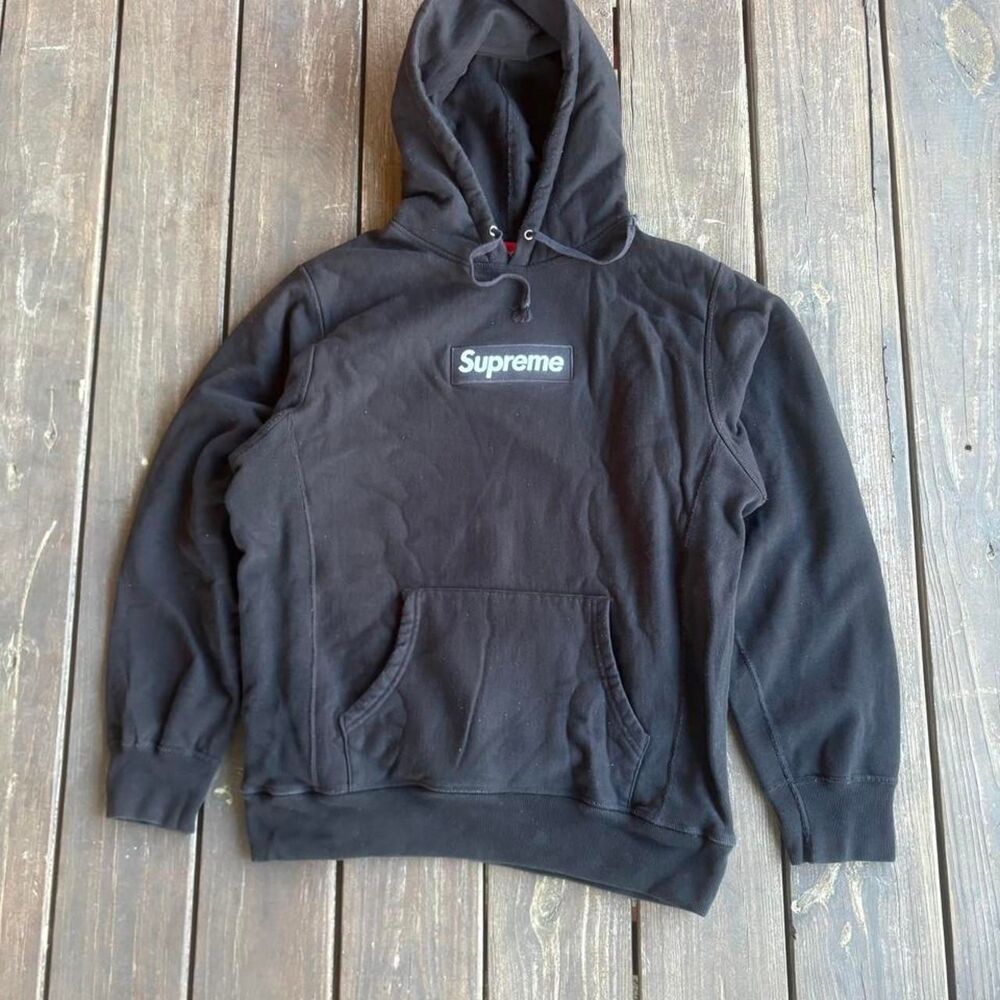 Supreme Men's Black Hoodie